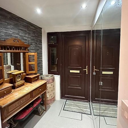 London Charm - Stylish Room In Spacious Home Esterno foto