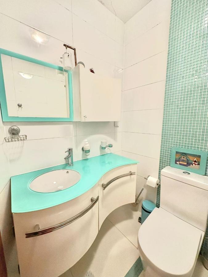 London Charm - Stylish Room In Spacious Home Esterno foto