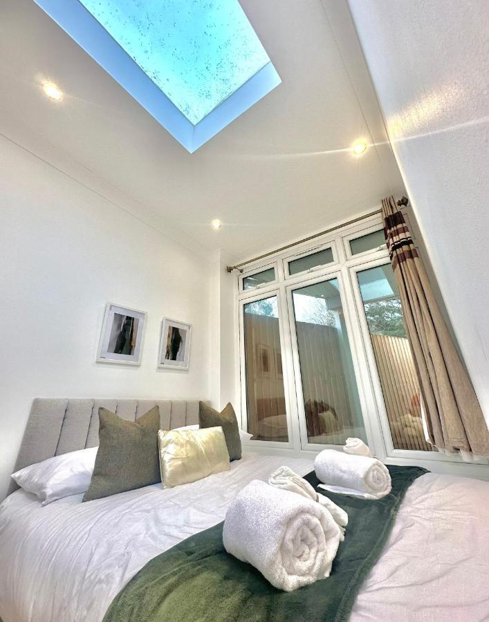 London Charm - Stylish Room In Spacious Home Esterno foto